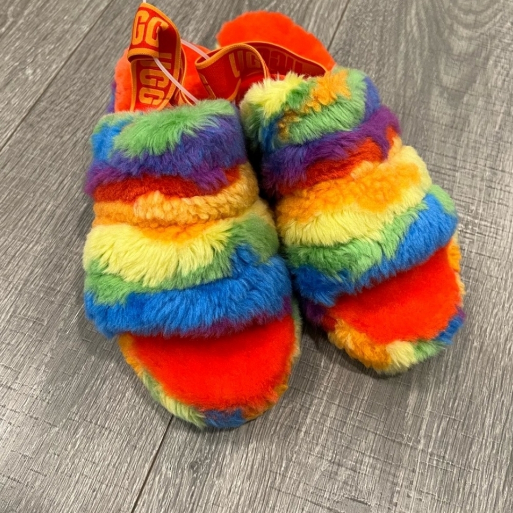 Ugg Fluff Yeah Slide Cali Collage slides sizes 7 and 8 - Picture 6 of 10